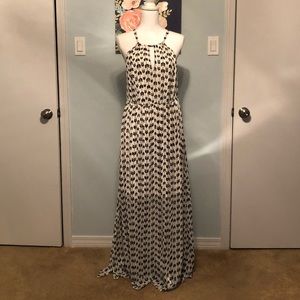 🌷Torrid Cream & Black Maxi Dress